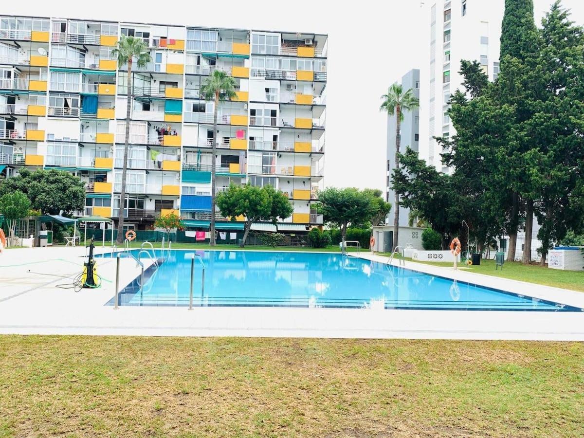 Moderno Apartamento Con Vistas Al Mar -بينالماذينا المظهر الخارجي الصورة