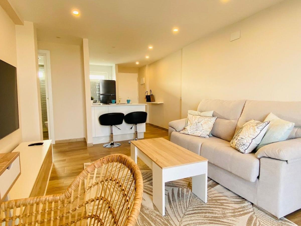 Moderno Apartamento Con Vistas Al Mar -بينالماذينا المظهر الخارجي الصورة